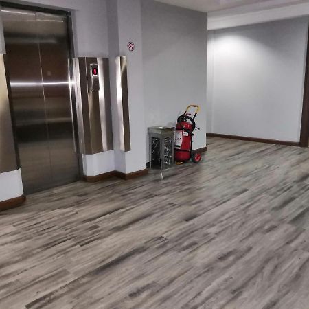 Green Leaf Hotel Янгон Экстерьер фото
