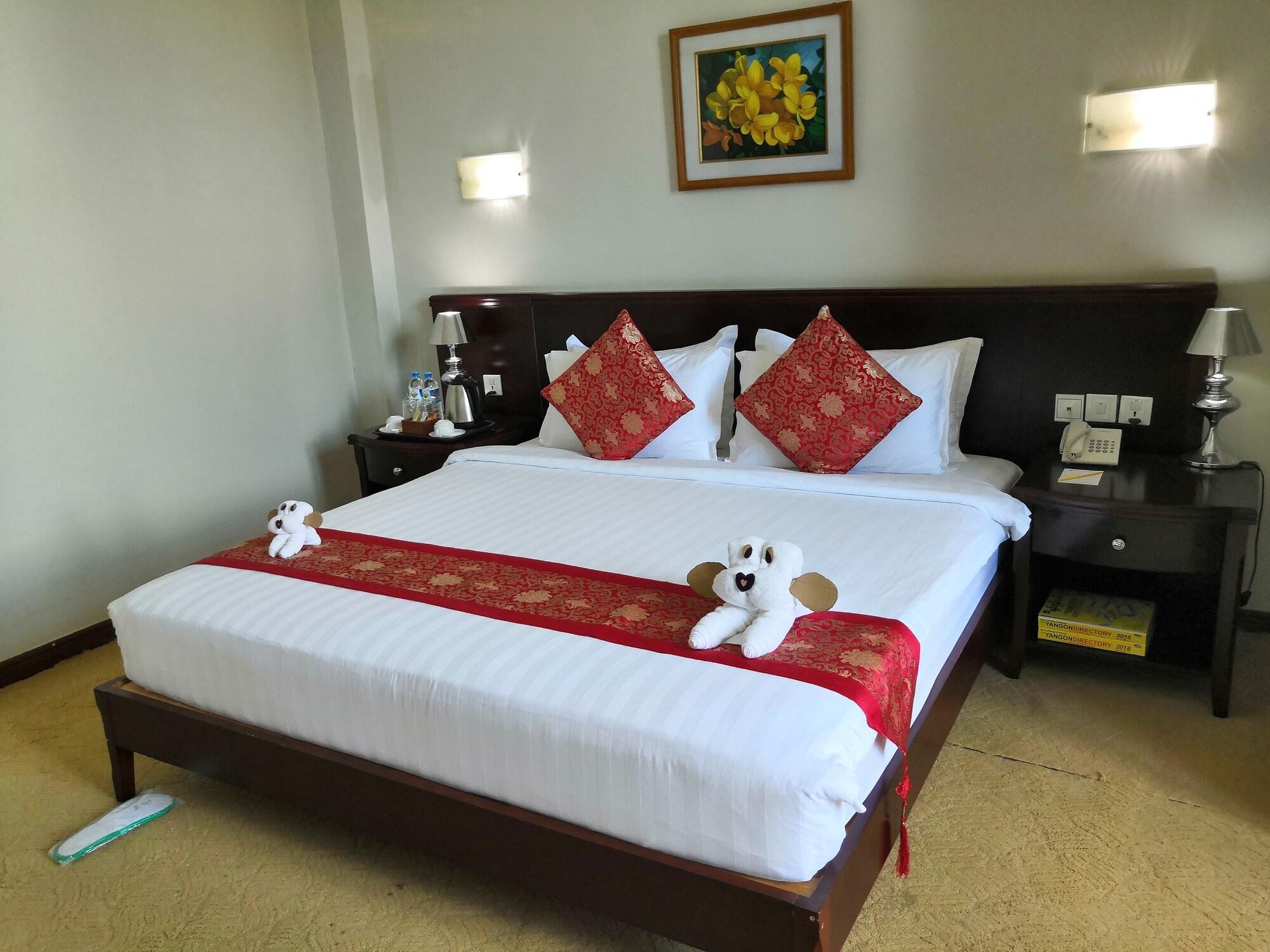 Green Leaf Hotel Янгон Экстерьер фото