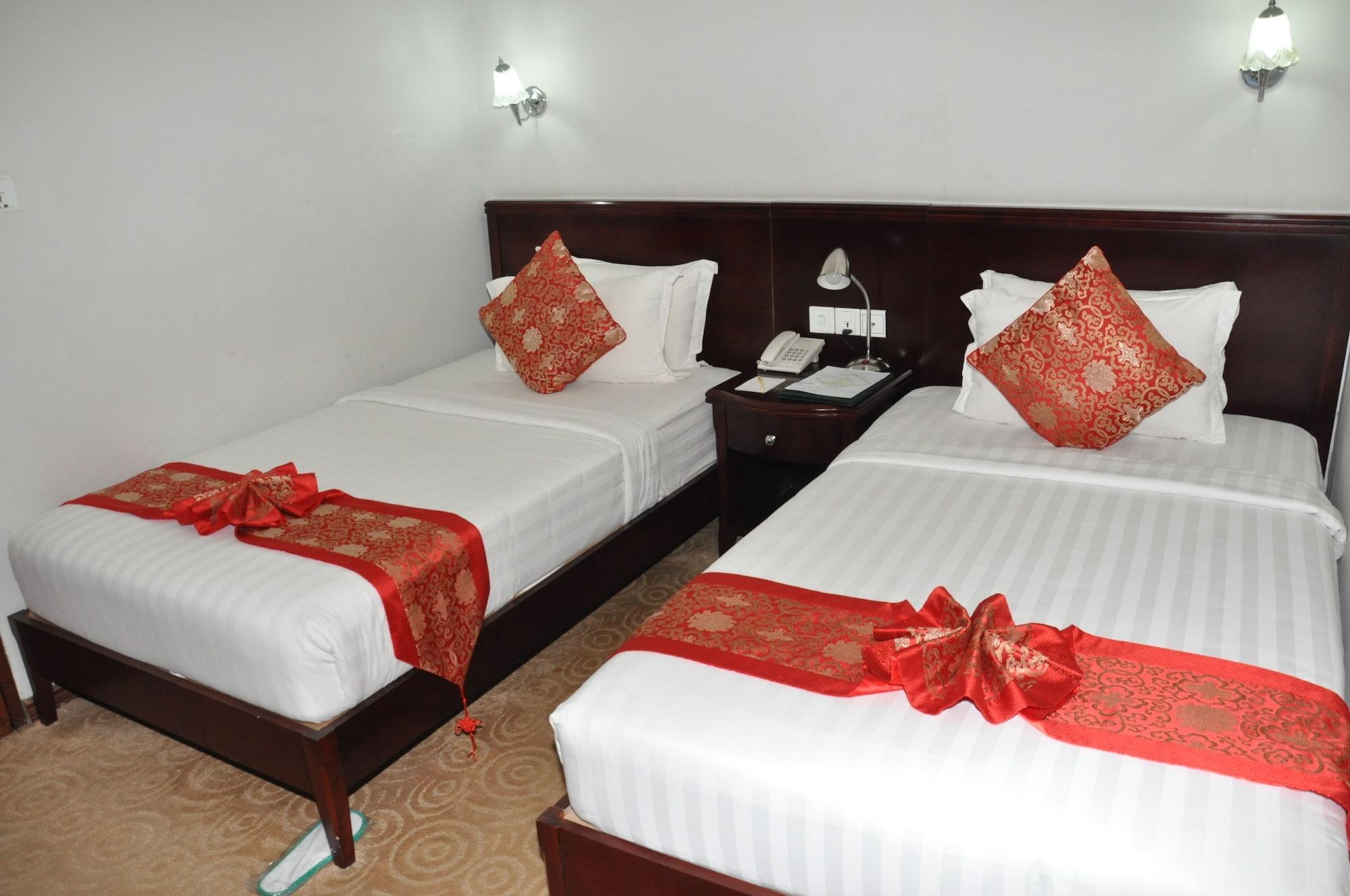 Green Leaf Hotel Янгон Экстерьер фото