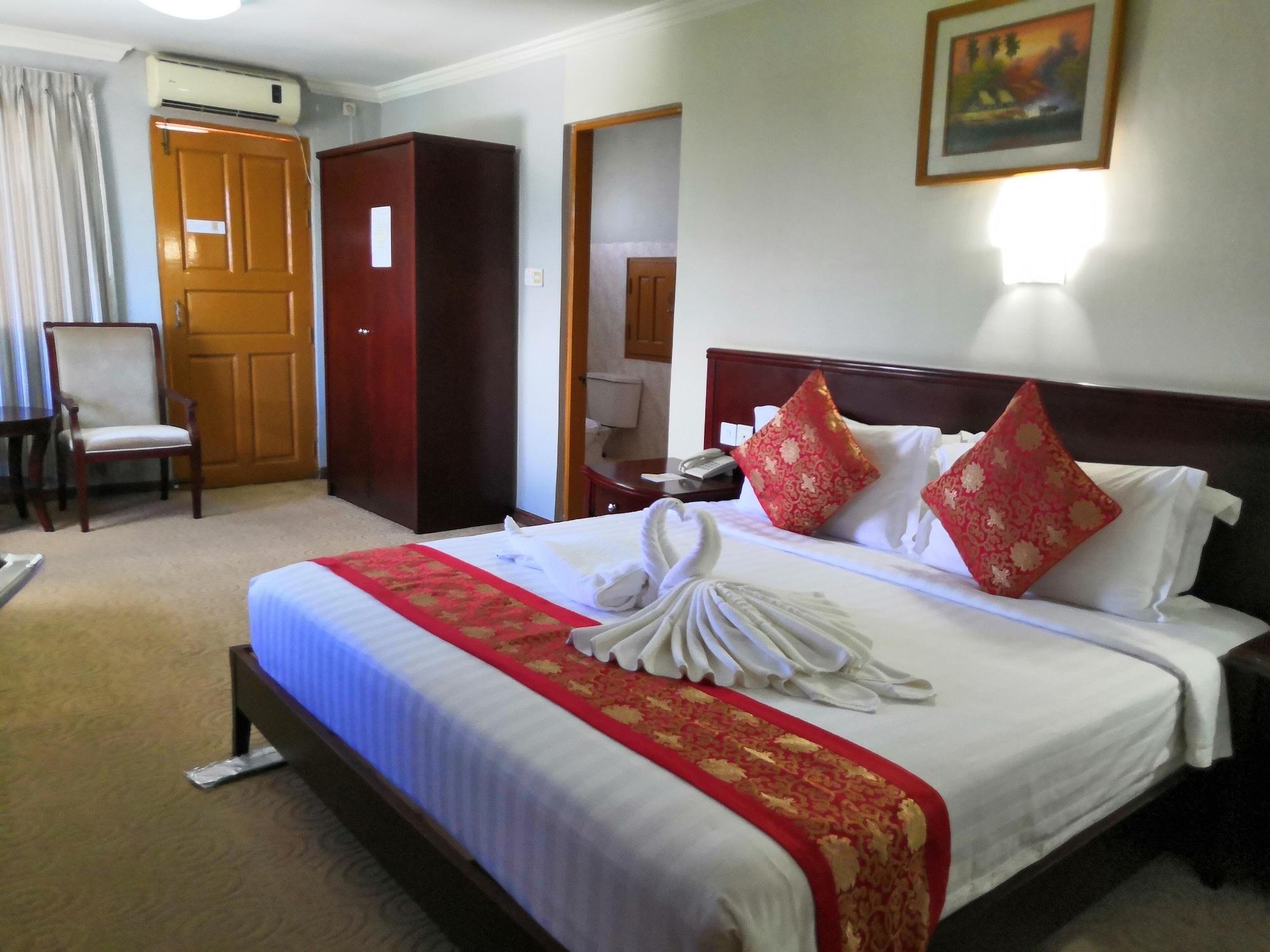 Green Leaf Hotel Янгон Экстерьер фото