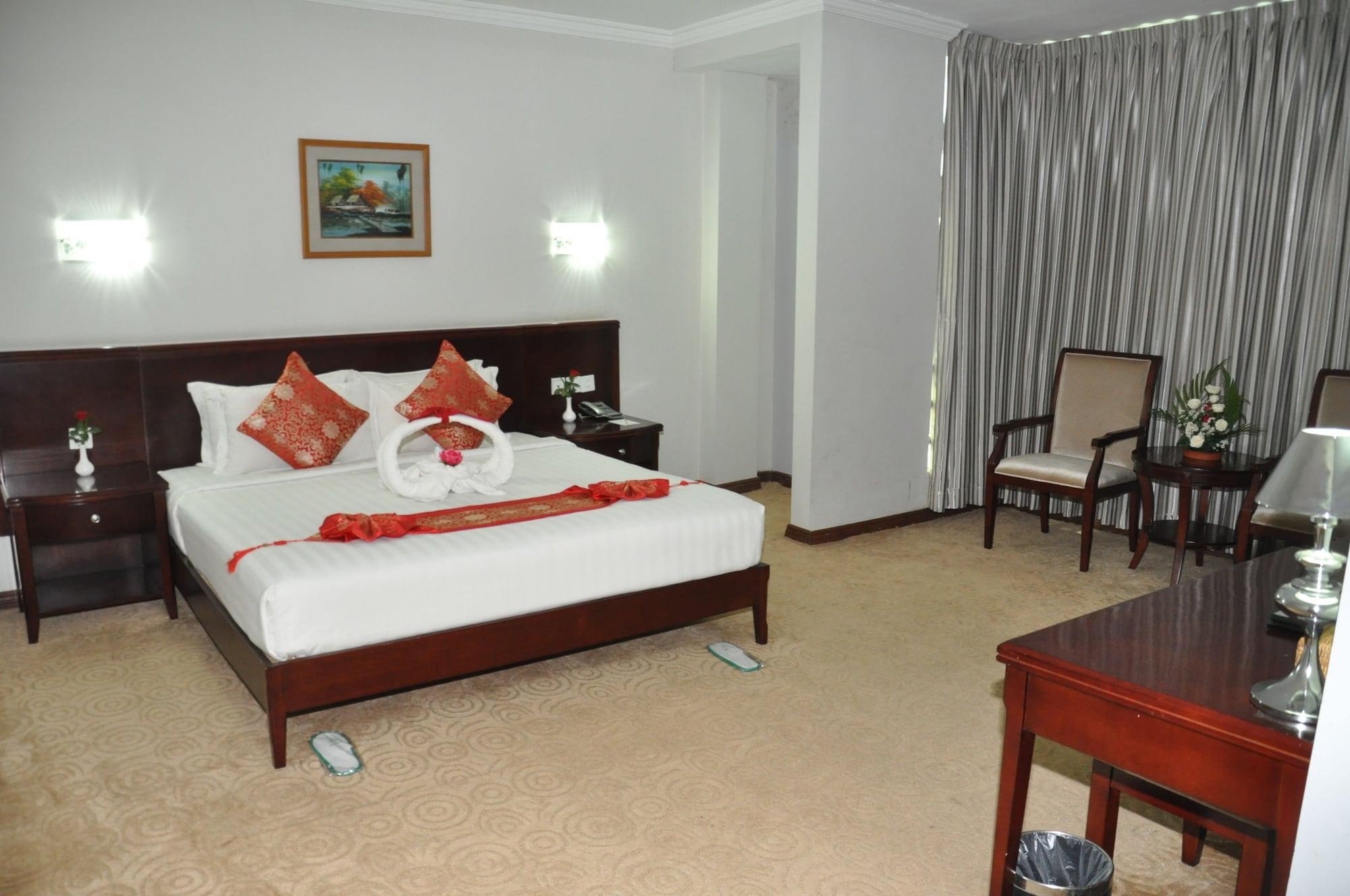 Green Leaf Hotel Янгон Экстерьер фото