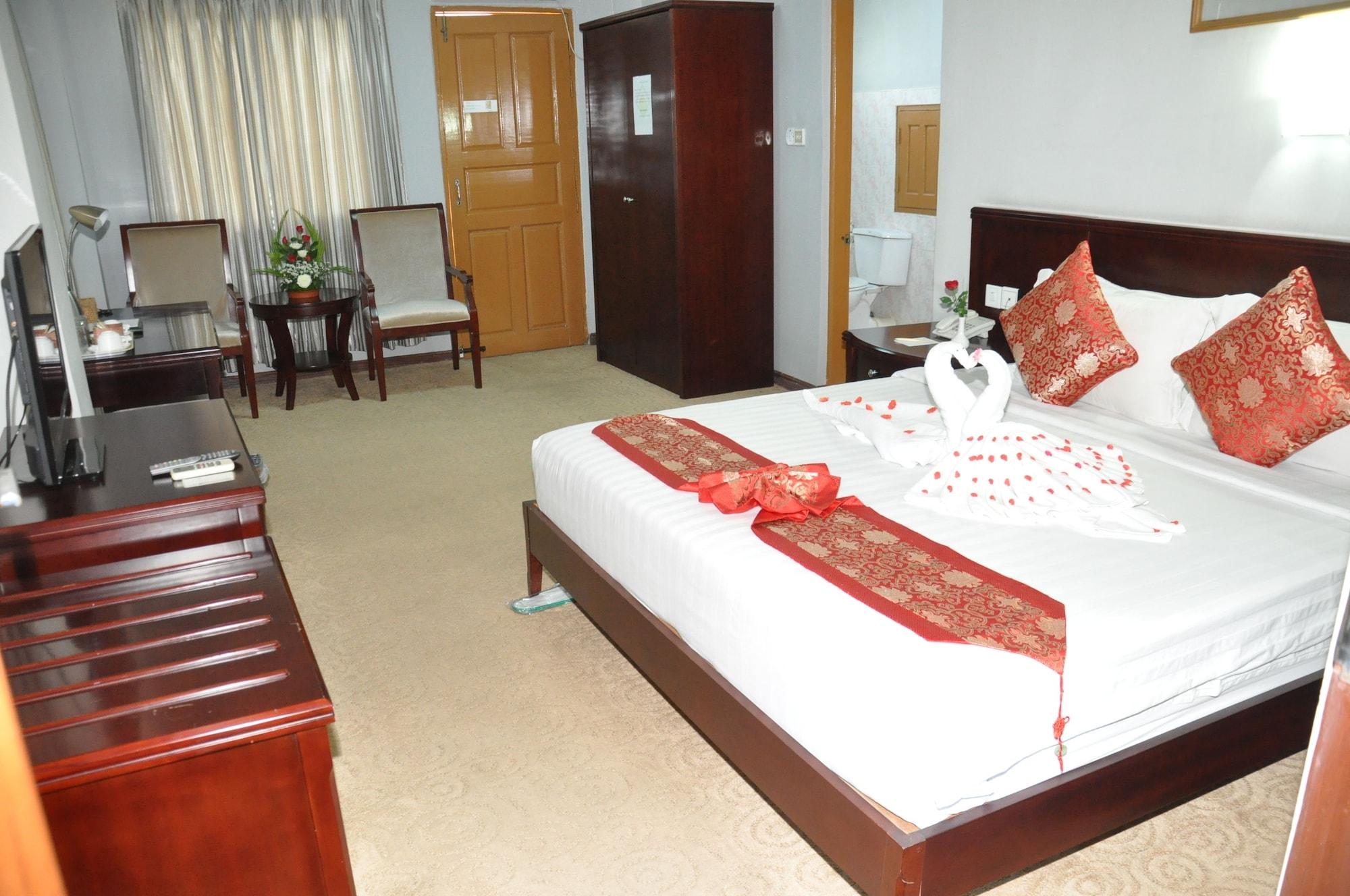 Green Leaf Hotel Янгон Экстерьер фото