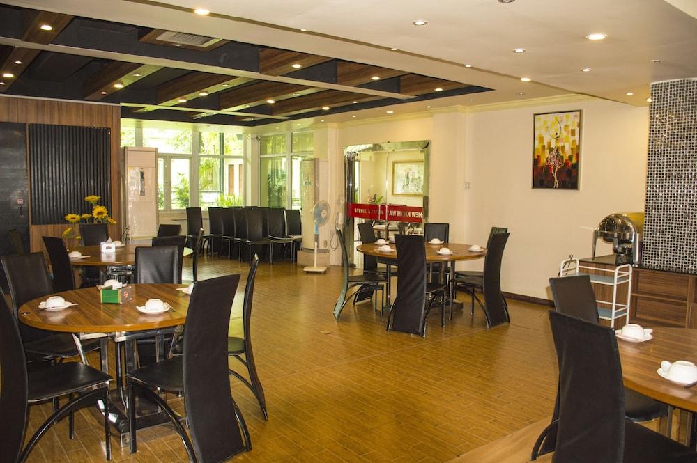 Green Leaf Hotel Янгон Экстерьер фото