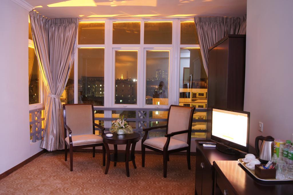 Green Leaf Hotel Янгон Экстерьер фото