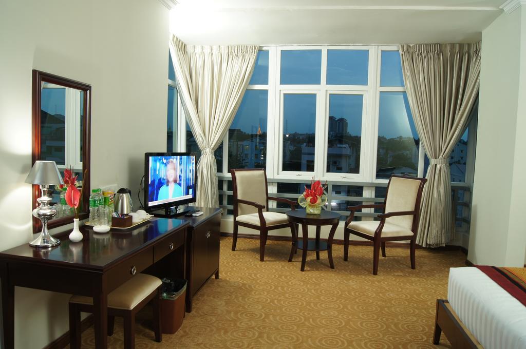 Green Leaf Hotel Янгон Экстерьер фото