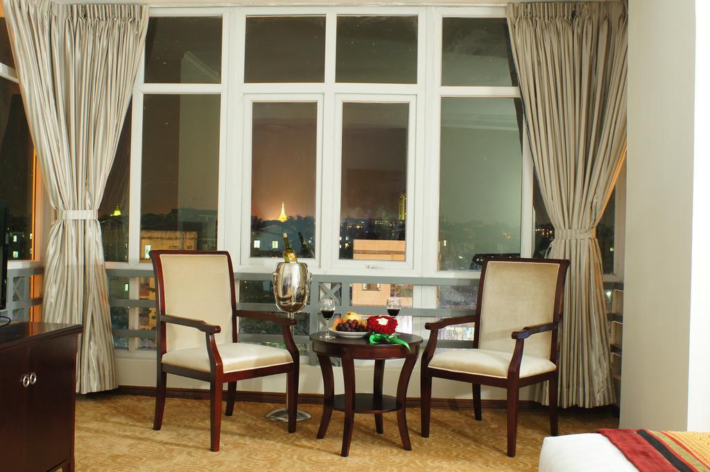 Green Leaf Hotel Янгон Экстерьер фото