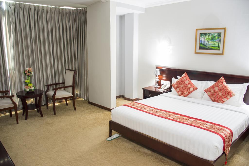Green Leaf Hotel Янгон Экстерьер фото