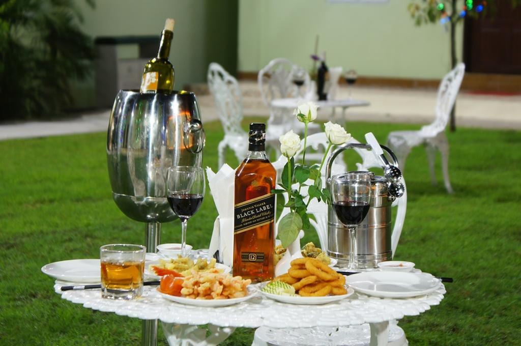 Green Leaf Hotel Янгон Экстерьер фото