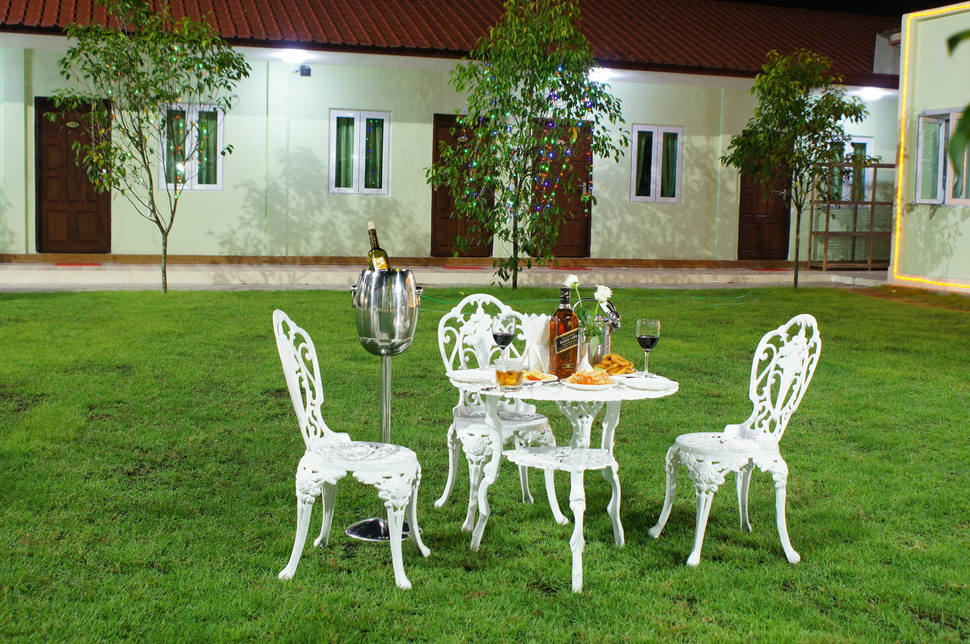 Green Leaf Hotel Янгон Экстерьер фото