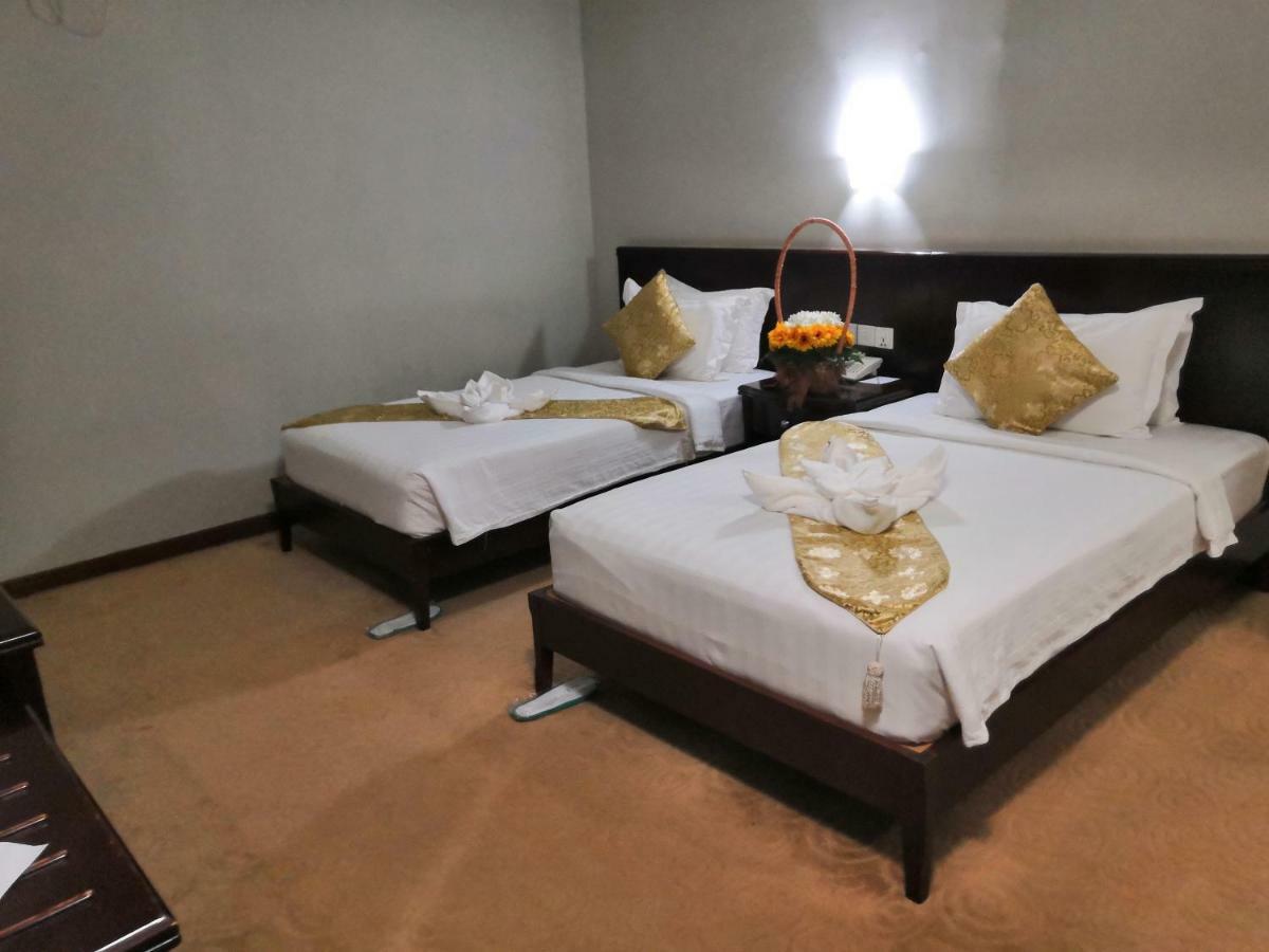 Green Leaf Hotel Янгон Экстерьер фото