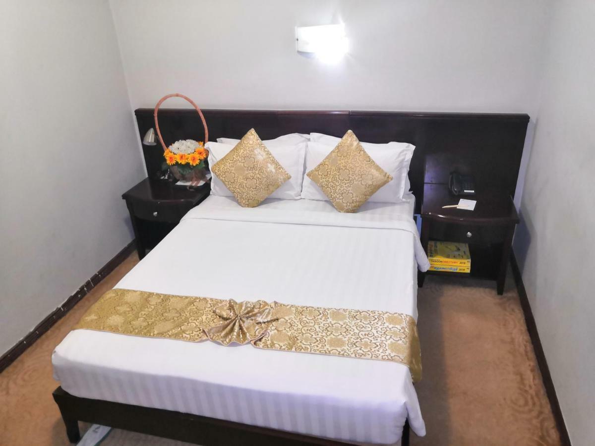 Green Leaf Hotel Янгон Экстерьер фото